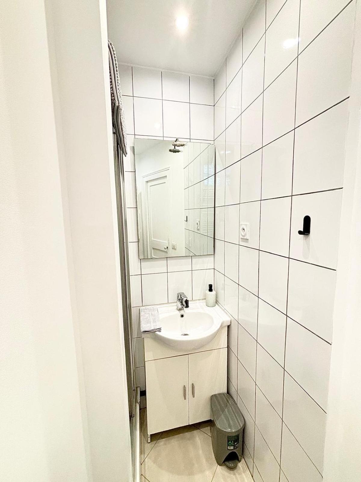 Apartment Olympic View Paris 8 *